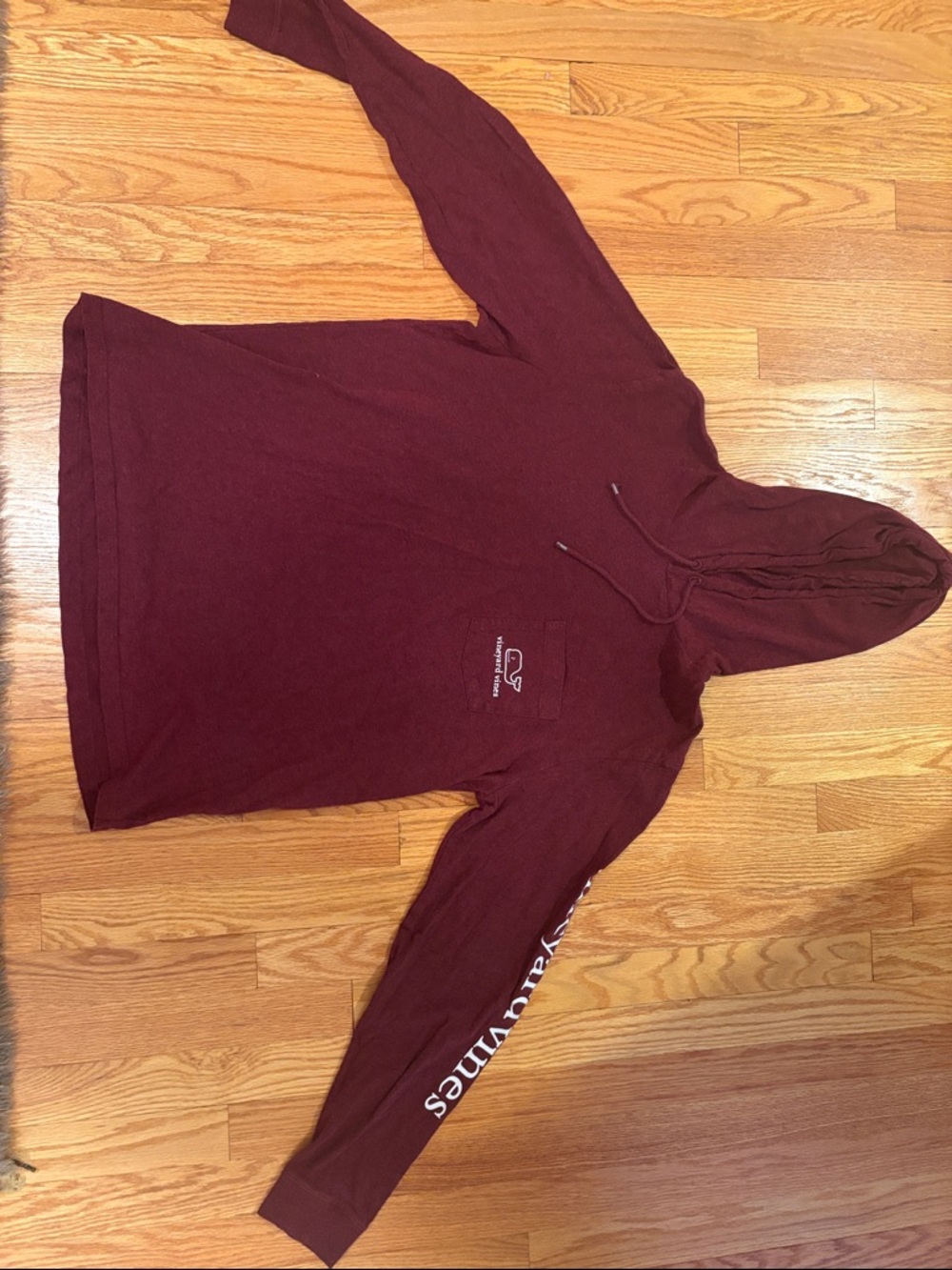 Vineyard Vines NWOT Men's Hooded Long-Sleeve hooded shirt Medium maroon/burgundy